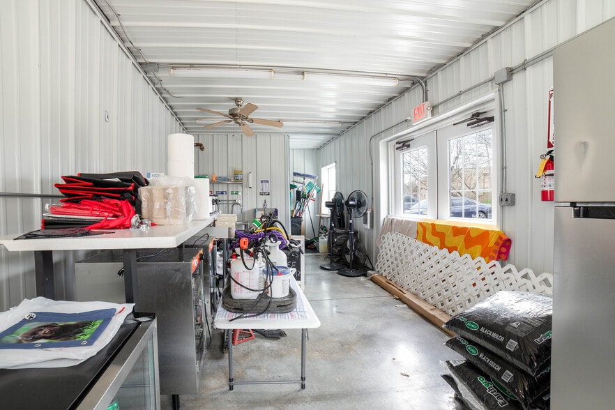 More Photos Of 102 Grove St, Chicopee Veterinarian Kennel For Sale