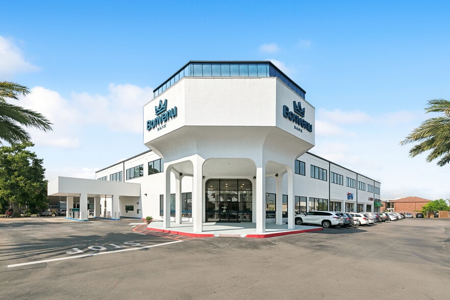 More Photos Of 3908 Veterans Memorial Blvd, Metairie General Retail For Sale