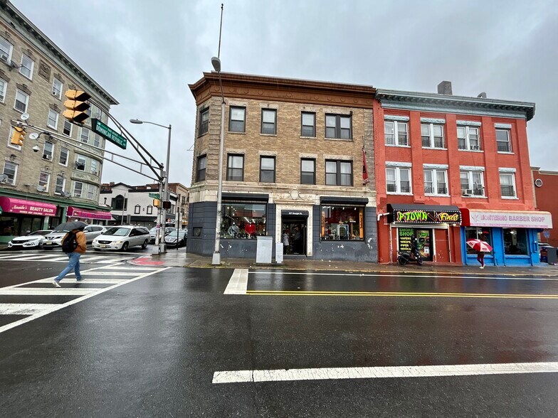 More Photos Of 20-34 Park Ave, Paterson Office For Sale