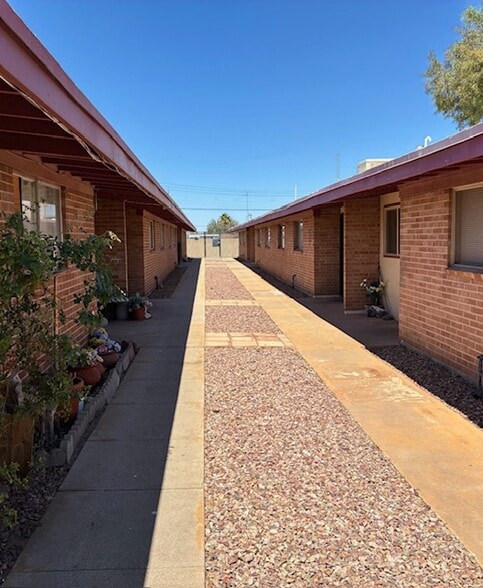 Primary Photo Of 1710 S Jefferson Ave, Tucson Apartments For Sale