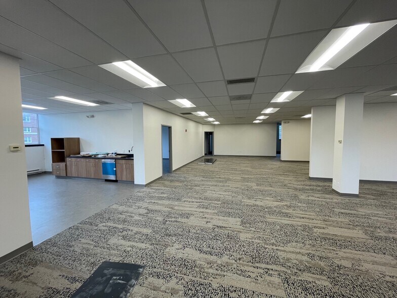 More Photos Of 21111 Chagrin Blvd, Beachwood Office For Lease