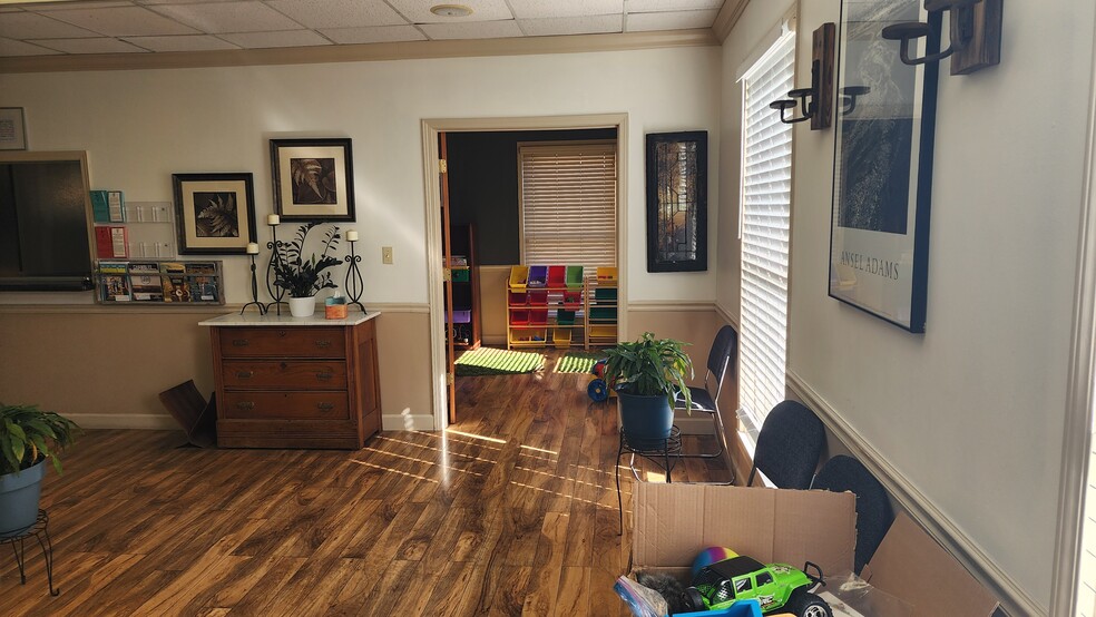 More Photos Of 2308 Perimeter Park Dr, Atlanta Office For Sale