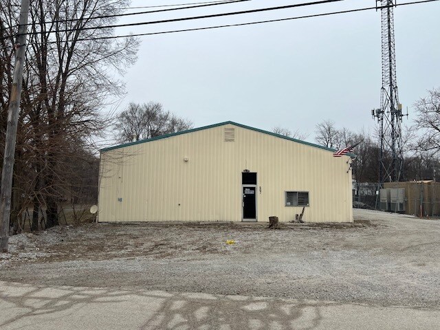 More Photos Of 207 Nickle Plate Ave, Valparaiso Freestanding For Sale