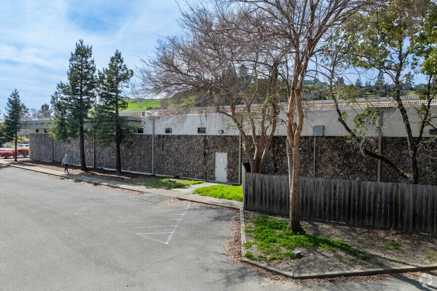 More Photos Of 380 Moraga Rd, Moraga Office Residential For Lease