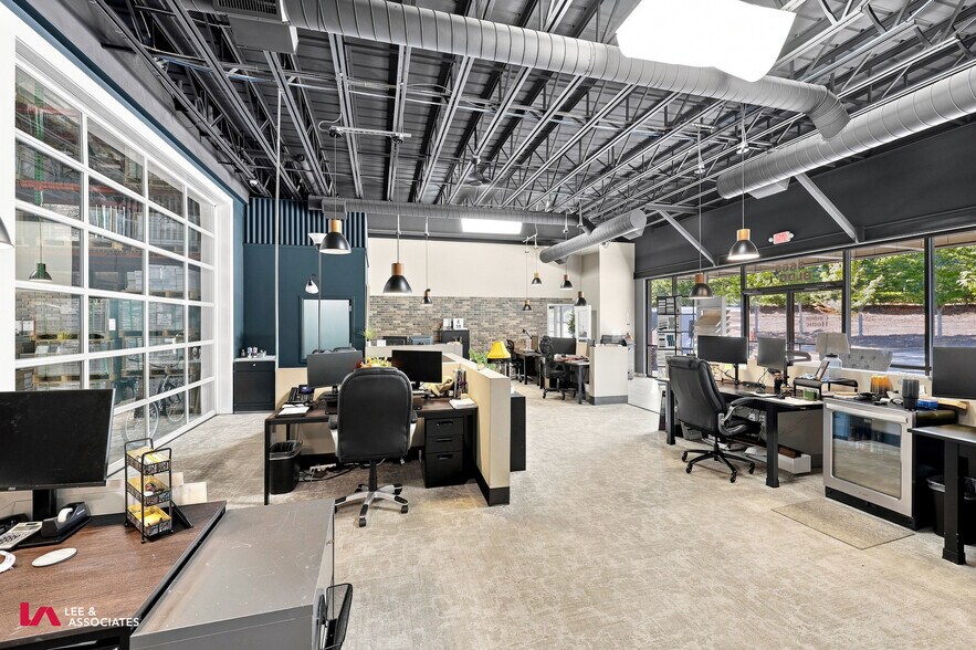 More Photos Of 3665 Swiftwater Park Dr, Suwanee Showroom For Lease