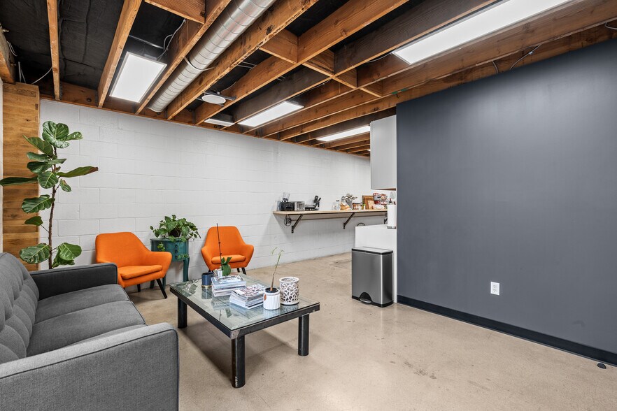 More Photos Of 225-231 W 16th St, National City Service For Sale