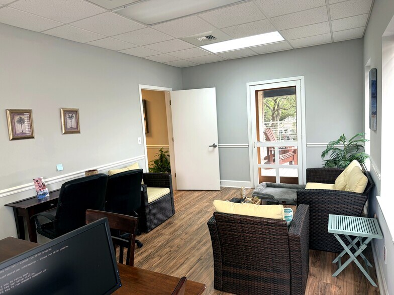 More Photos Of 410 Mill St, Mount Pleasant Office For Lease