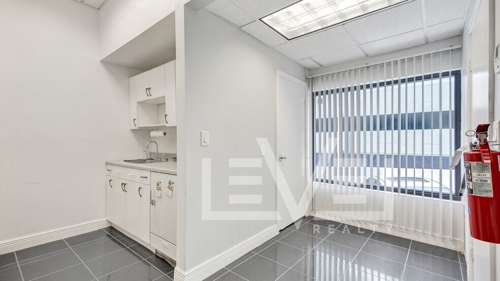 More Photos Of 3015 N Ocean Blvd, Fort Lauderdale Apartments For Sale