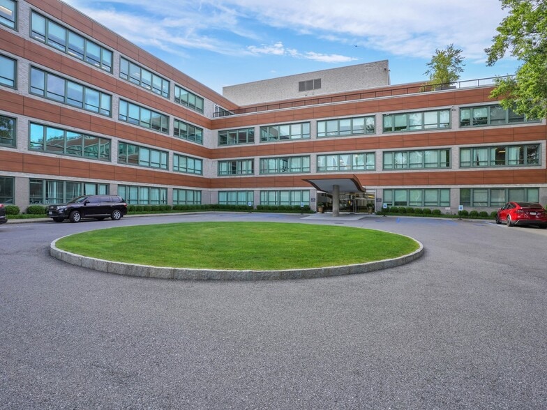 More Photos Of 120 Bloomingdale Rd, White Plains Office For Lease