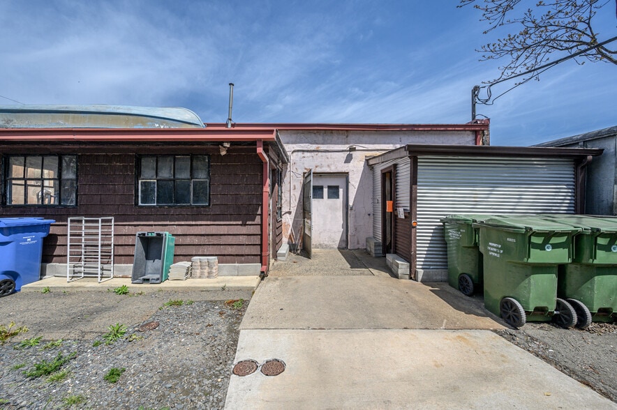 More Photos Of 2001 NJ-35, South Amboy Freestanding For Sale