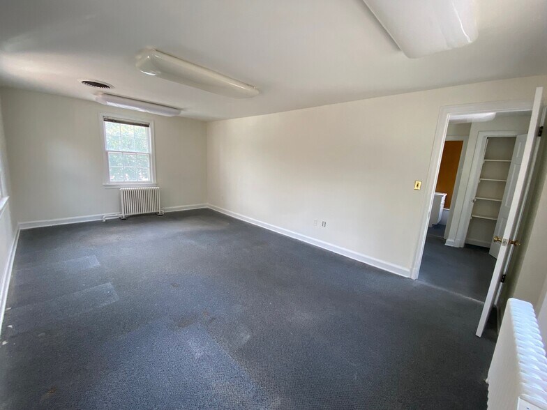 More Photos Of 4713 Maple Ave, Bethesda Office For Sale