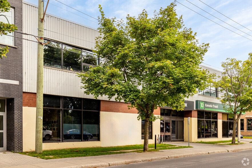 More Photos Of 5260-5290 Rue De Verdun, Verdun Storefront Retail Office For Sale