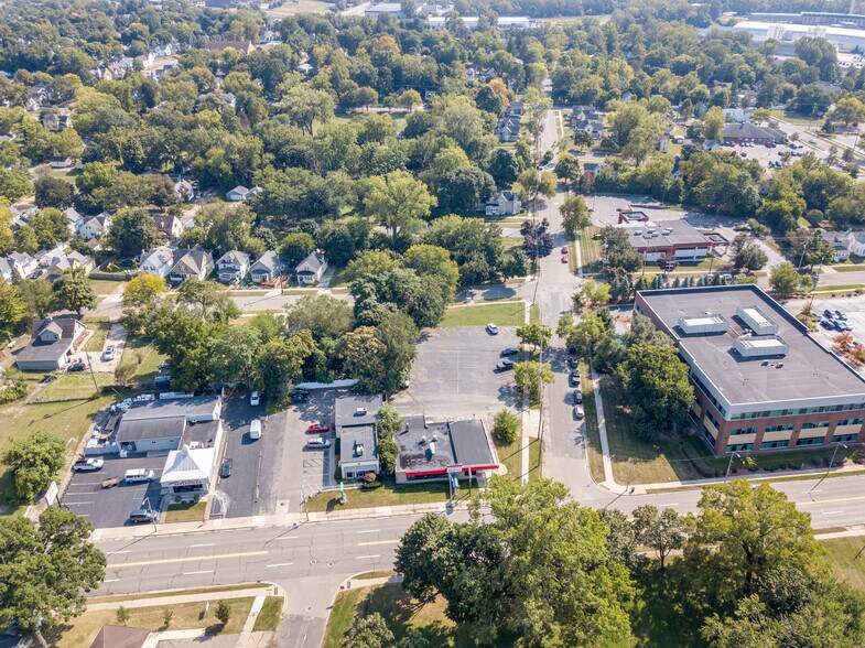 More Photos Of 1319 E Michigan Ave, Jackson Restaurant For Sale