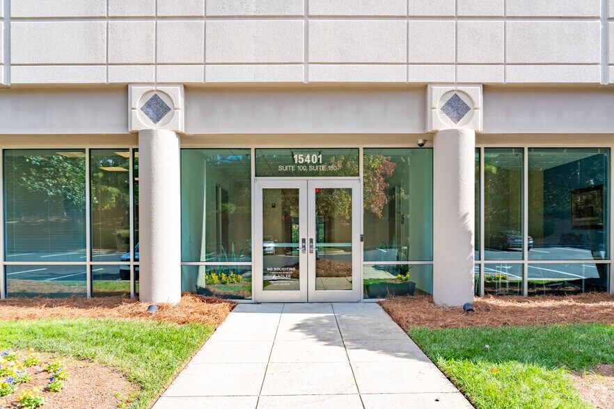 More Photos Of 15401 Weston Pky, Cary Office For Lease