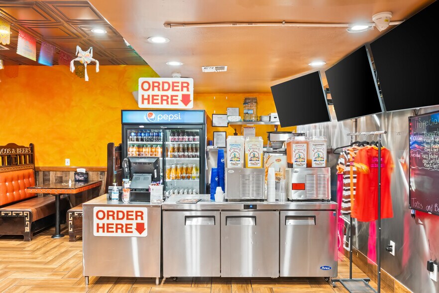 More Photos Of 1884 Arizona 95, Bullhead City General Retail For Sale