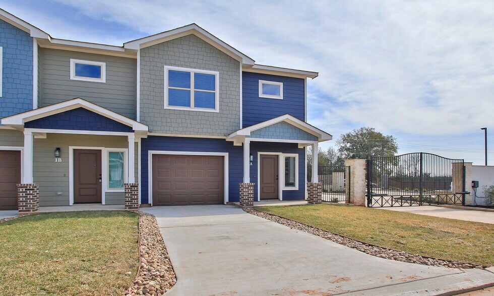 More Photos Of 14010 Longstreet rd, Willis Apartments For Sale