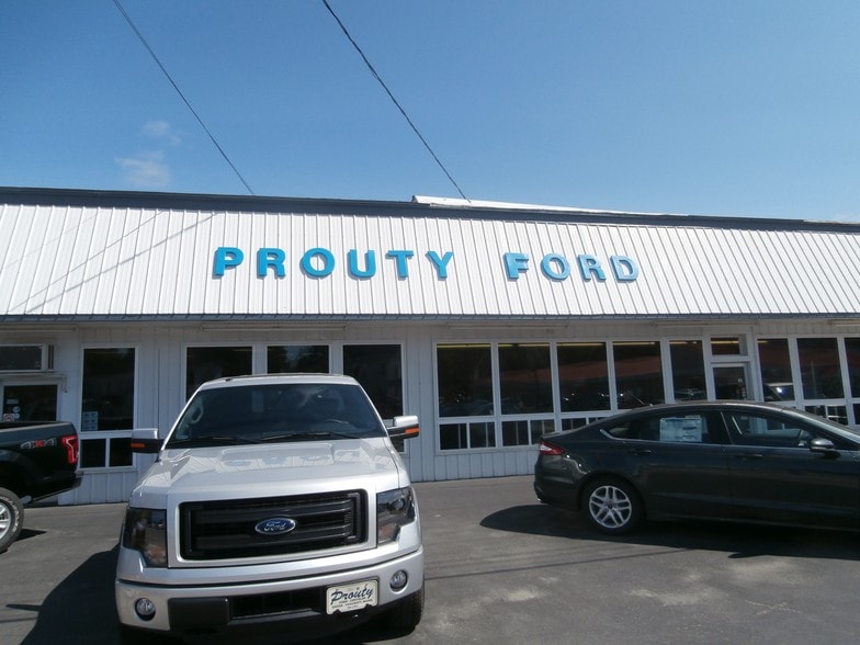 More Photos Of 19 Summer St, Dover-Foxcroft Auto Dealership For Sale