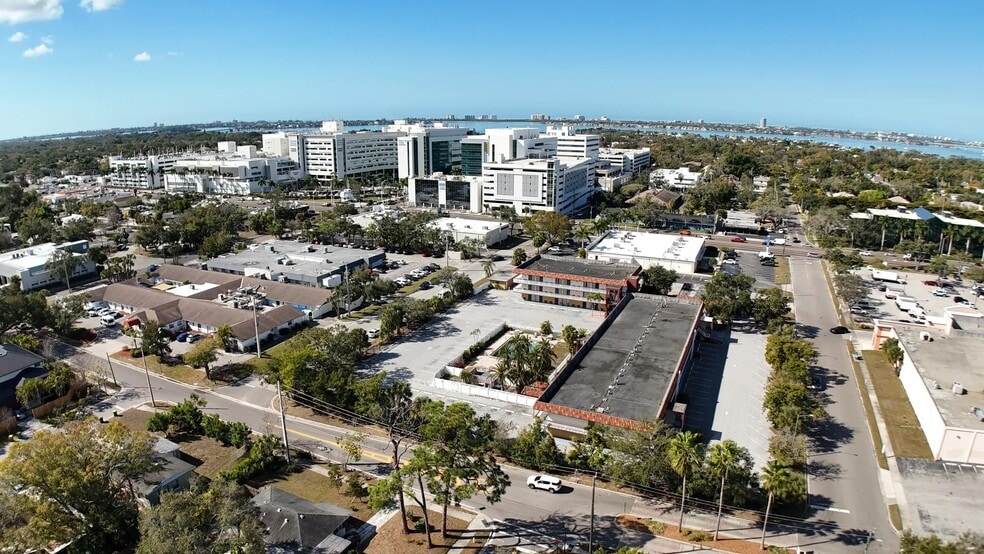 More Photos Of 1425-1427 S Tamiami Trl, Sarasota Freestanding For Sale