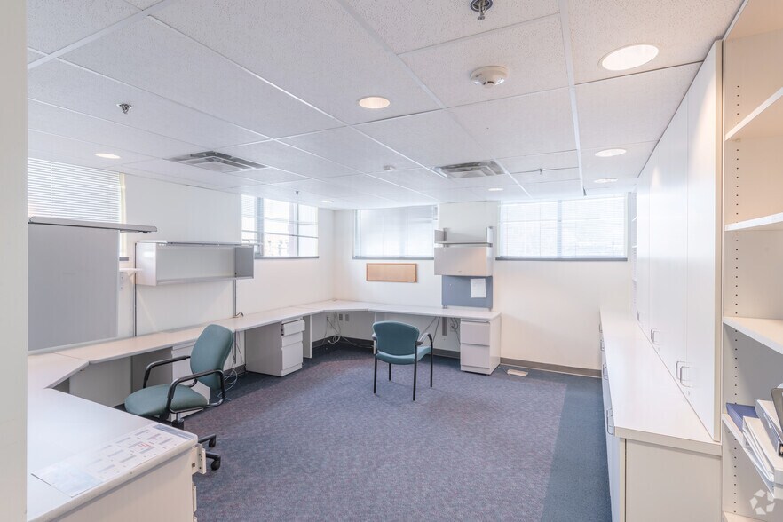 More Photos Of 45 Willard Ave, Providence Medical For Sale