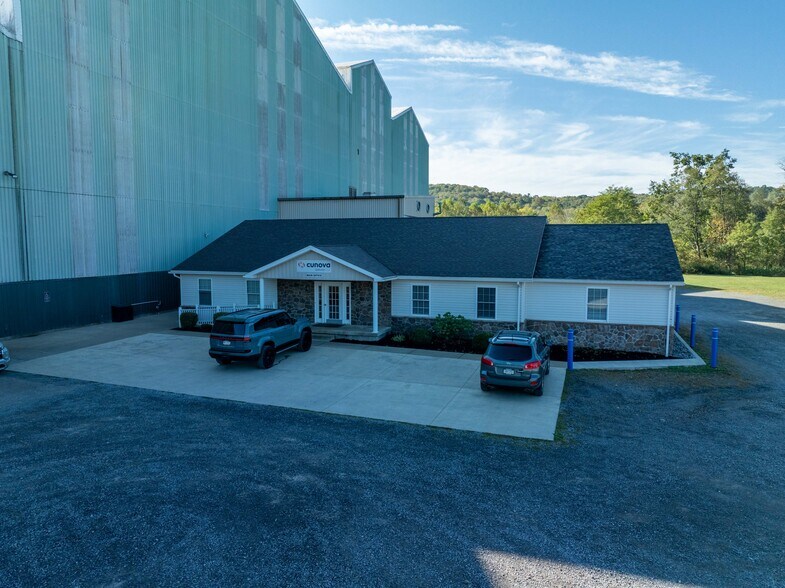 More Photos Of 347 E Industrial Dr, Titusville Industrial For Sale