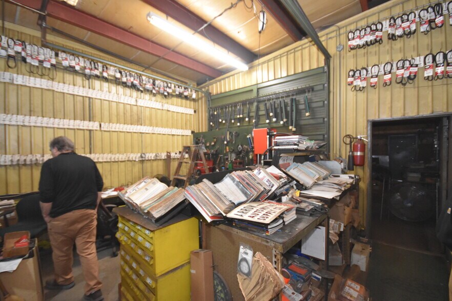 More Photos Of 2931 E Court St, Flint Specialty For Sale