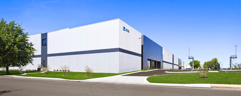 More Photos Of 2700 York Rd, Elk Grove Village Warehouse For Lease