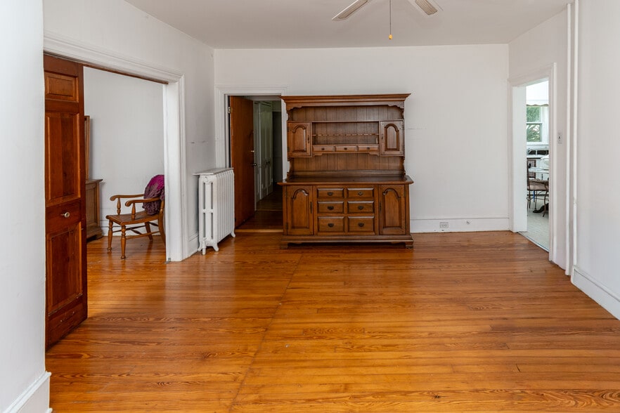More Photos Of 38 John Ringo Rd, Ringoes Apartments For Sale