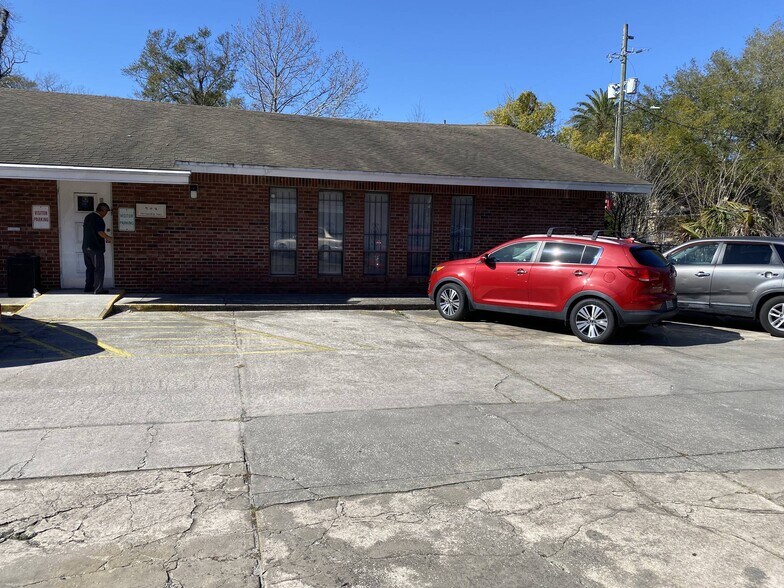 More Photos Of 856 Margaret St, Jacksonville Religious Facility For Sale