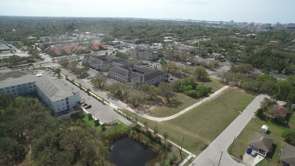 Primary Photo Of 2801 Fruitville Rd, Sarasota Unknown For Lease