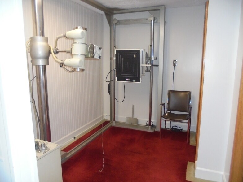 More Photos Of 320 E Hobsonway, Blythe Healthcare For Sale