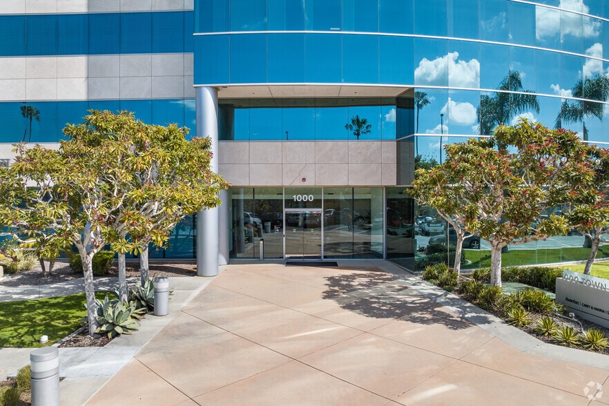 More Photos Of 1000 Town Center Dr, Oxnard Office For Lease