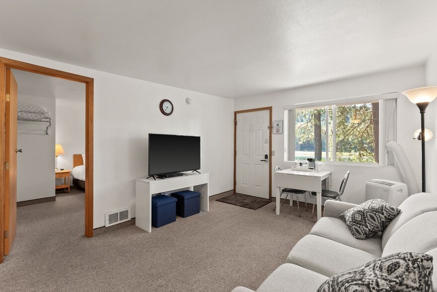 More Photos Of 8612 Washington 31 Hwy, Metaline Hotel For Sale