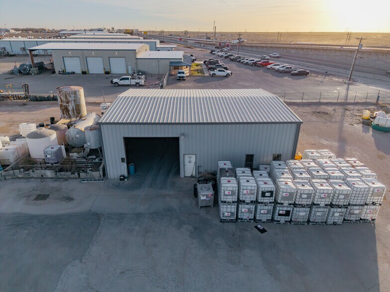 More Photos Of 8316 W I-20, Midland Warehouse For Lease