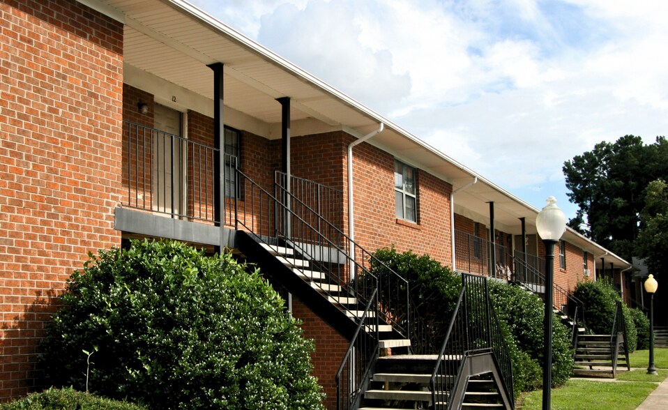 More Photos Of 3309 Landmark St, Greenville Apartments For Sale