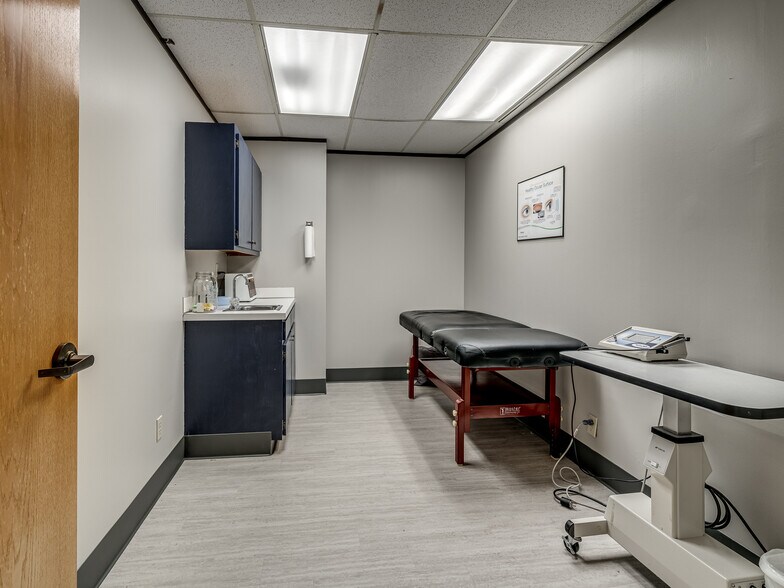 More Photos Of 4520 S Harvard Ave, Tulsa Medical For Sale