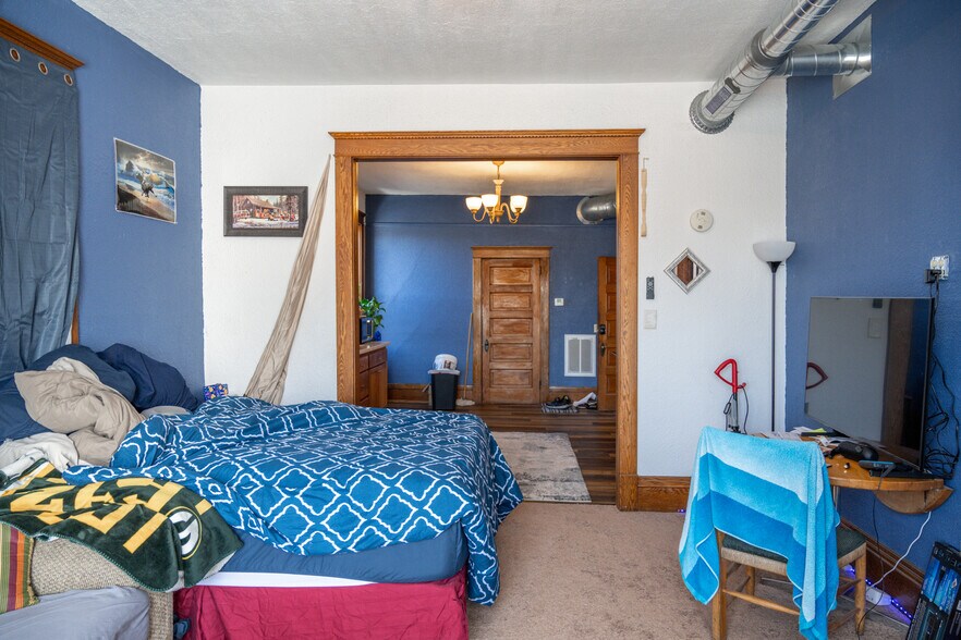 More Photos Of 207 E State St, Mauston Storefront Retail Residential For Sale