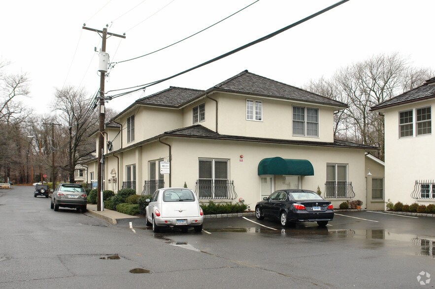 More Photos Of 49-63 John St, Southport Office Residential For Lease