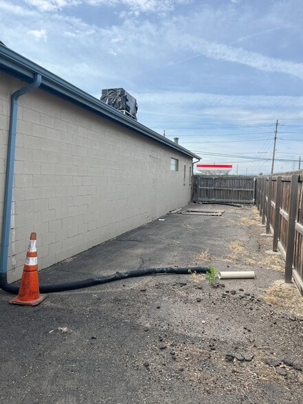 More Photos Of 4595 S Santa Fe Dr, Englewood Freestanding For Sale