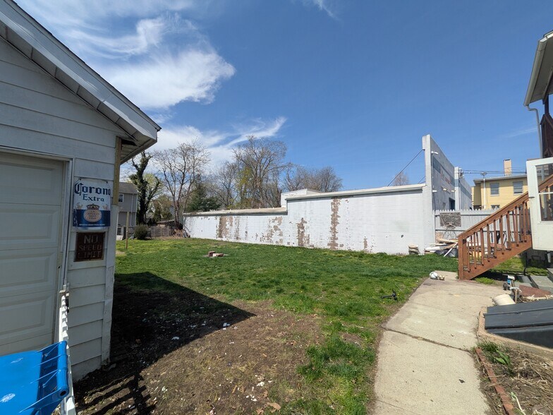 More Photos Of 46 Clinton Ave, New Haven Warehouse For Sale