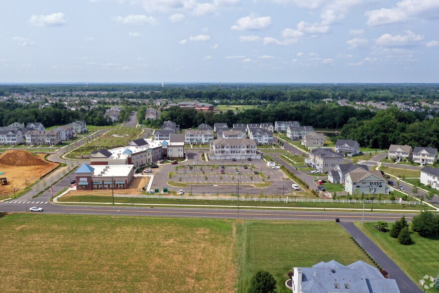 More Photos Of 90-105 Saddle Way, Chesterfield Apartments For Lease