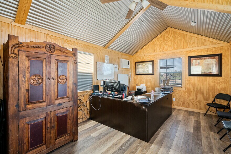 More Photos Of 351 My Ln, Millsap Trailer Camper Park For Sale
