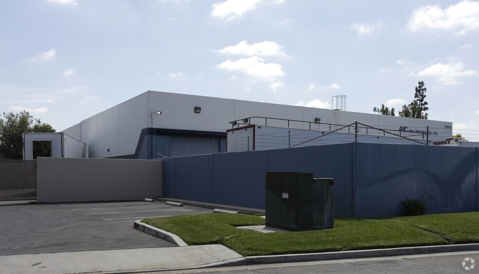 More Photos Of 1241 N La Loma Cir, Anaheim Warehouse For Sale