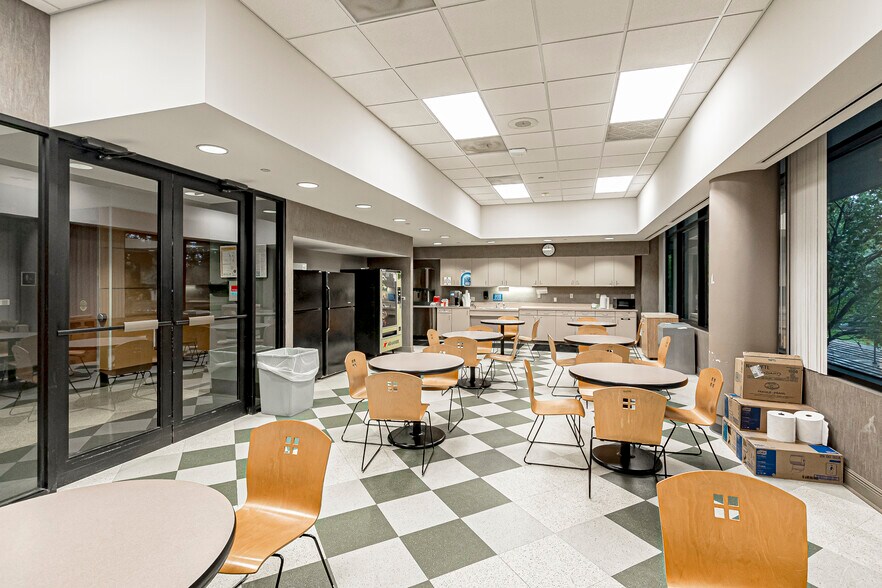 More Photos Of 5525 Reitz Ave, Baton Rouge Office For Lease