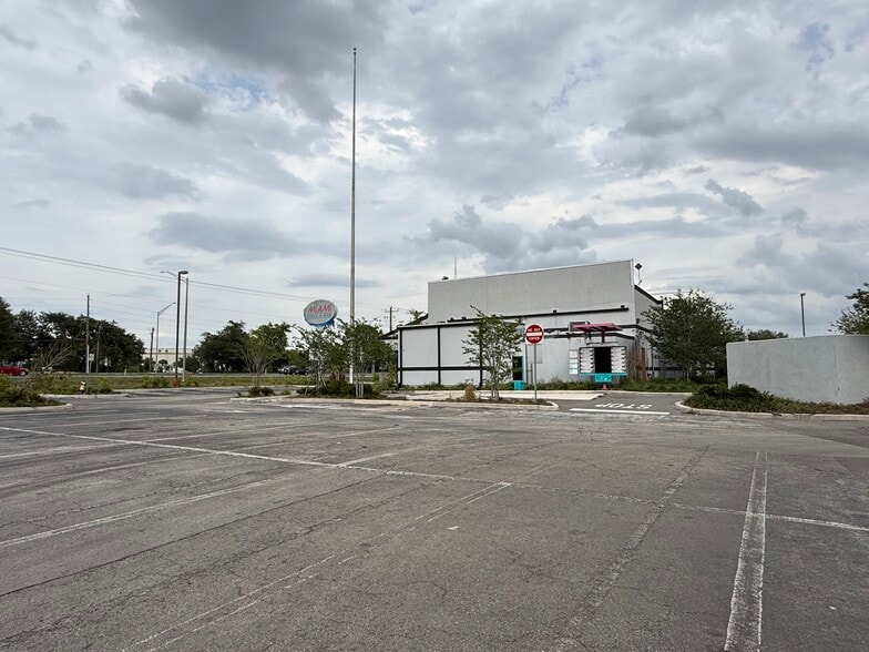More Photos Of 5320 N Orange Blossom Trl, Orlando Restaurant For Sale