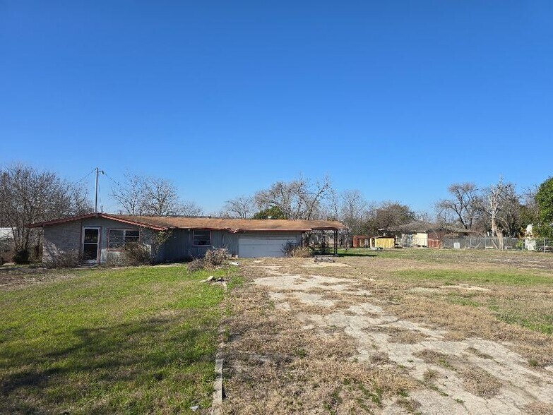 More Photos Of 1688 Business IH 35 Hwy, New Braunfels Land For Sale