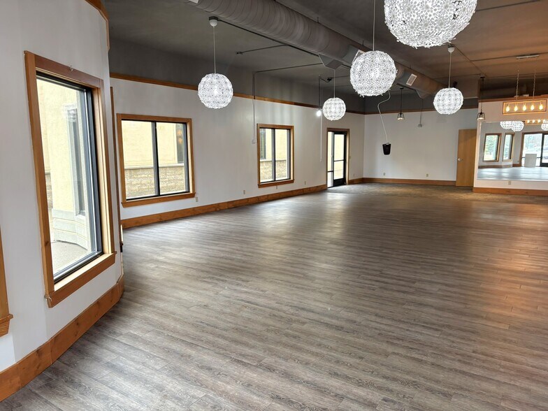 More Photos Of 35736 Allen Ave, Crosslake General Retail For Sale