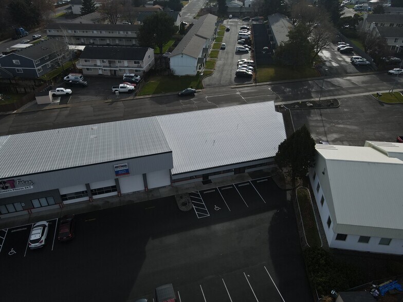 More Photos Of 6713 W Clearwater Ave, Kennewick Flex For Lease