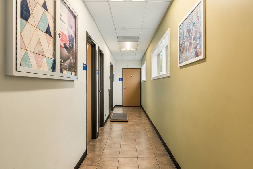 More Photos Of 20805 Hawthorne Blvd, Torrance Veterinarian Kennel For Lease