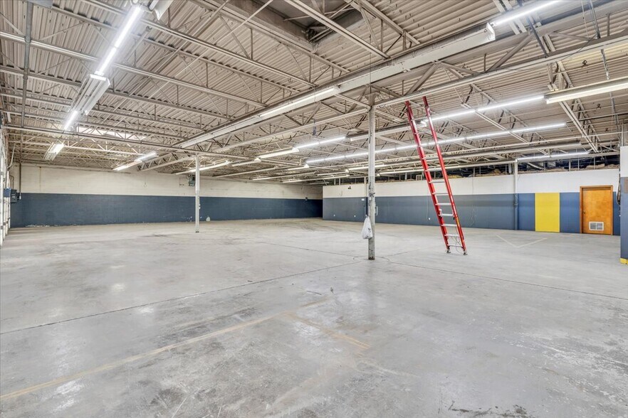 More Photos Of 650 Frith Dr, Ridgeway Manufacturing For Lease