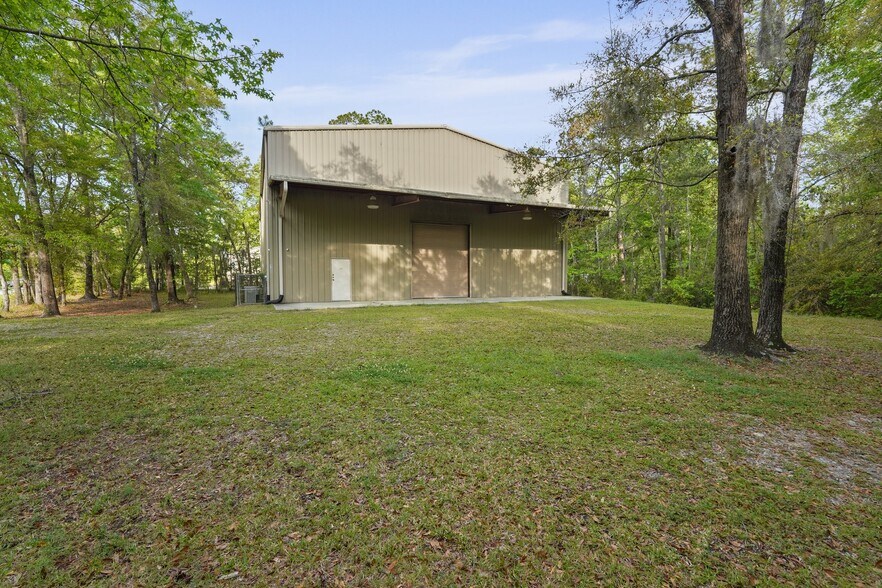 More Photos Of 140 Bay Pines Rd, Beaufort Warehouse For Lease